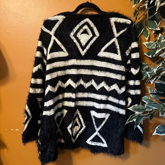 b&w fuzzy open cardigan - Picture 5 of 5